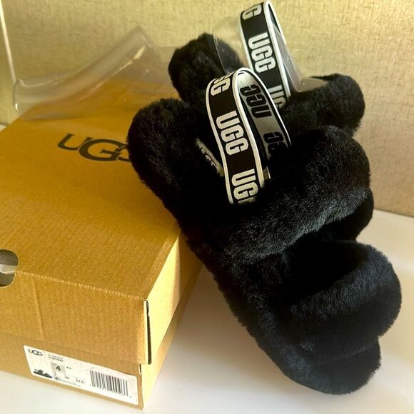 UGG Oh Yeah Sandalsโโ Black, Fluffy & Chic - Picture 16 of 17